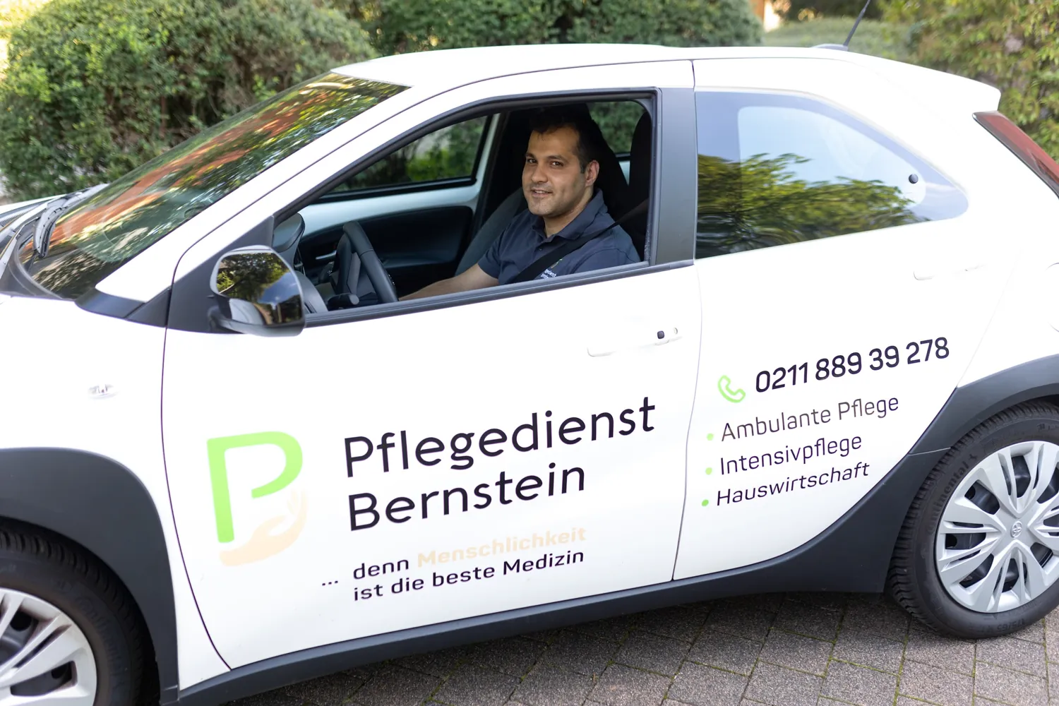 Einsatzfahrzeug des Pflegedienst Bernstein für die ambulanten Touren in Düsseldorf